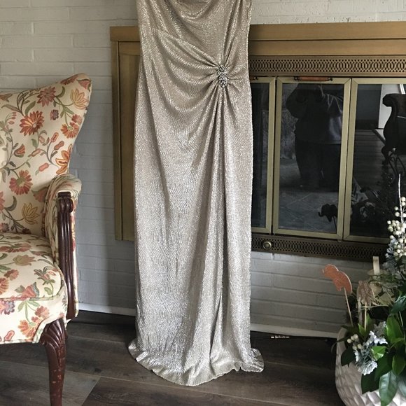 Gold Shimmer Evening Gown - Picture 4 of 5